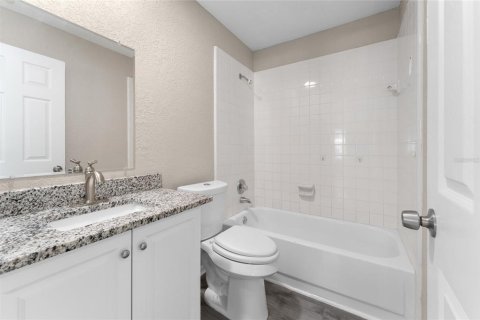 House in Tampa, Florida 3 bedrooms, 143.35 sq.m. № 1853621 - photo 23
