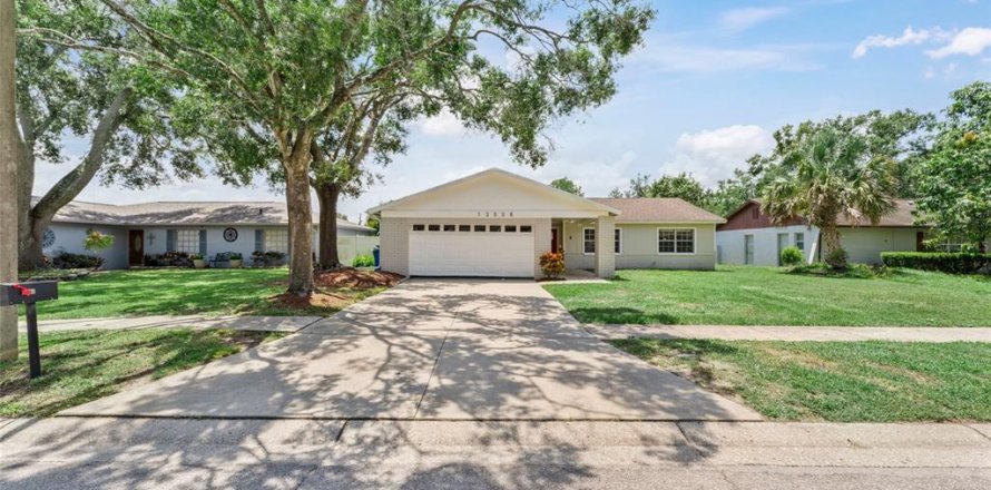 House in Tampa, Florida 3 bedrooms, 143.35 sq.m. № 1853621