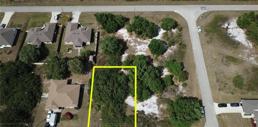 Land in Lehigh Acres, Florida № 2160847