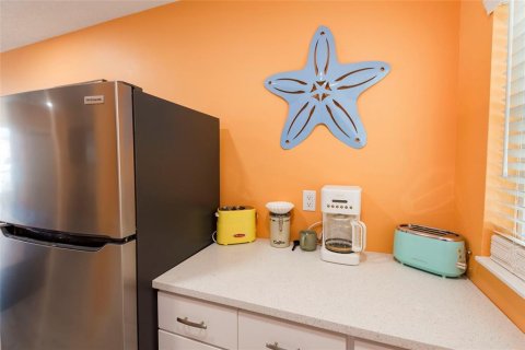 Propiedad comercial en venta en Saint Pete Beach, Florida, 648.09 m2 № 1810638 - foto 21