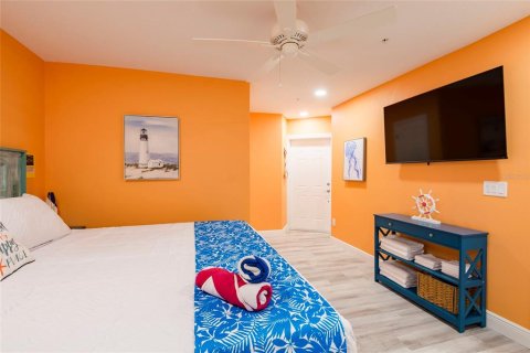 Propiedad comercial en venta en Saint Pete Beach, Florida, 648.09 m2 № 1810638 - foto 26