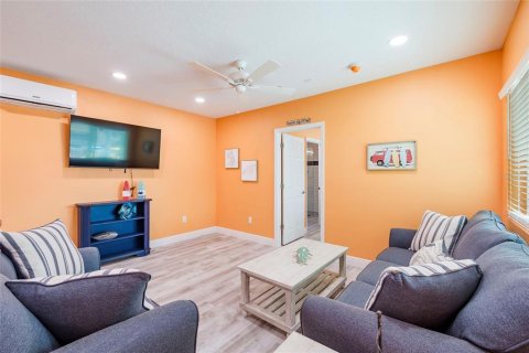 Propiedad comercial en venta en Saint Pete Beach, Florida, 648.09 m2 № 1810638 - foto 10