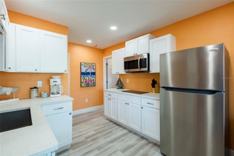 Propiedad comercial en venta en Saint Pete Beach, Florida, 648.09 m2 № 1810638 - foto 24