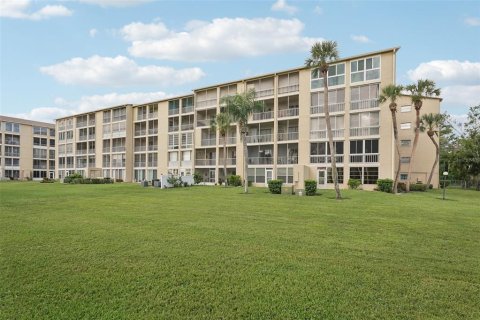 Condo in Bradenton, Florida, 2 bedrooms  № 1904334 - photo 26