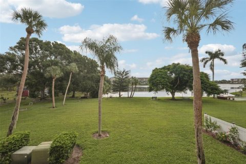 Condo in Bradenton, Florida, 2 bedrooms  № 1904334 - photo 24