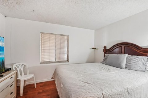 Condo in Bradenton, Florida, 2 bedrooms  № 1904334 - photo 13