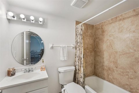 Condo in Bradenton, Florida, 2 bedrooms  № 1904334 - photo 16