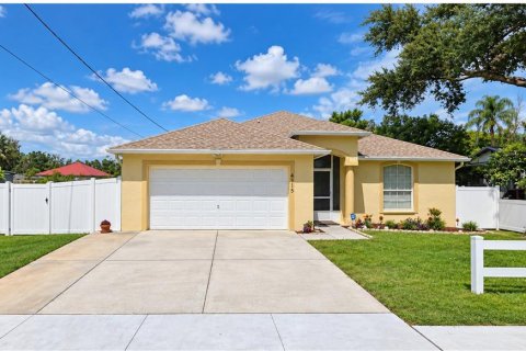 Casa en Saint Petersburg, Florida 3 dormitorios, 145.95 m2 № 2385608