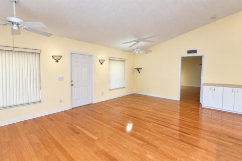 Casa en venta en Saint Petersburg, Florida, 3 dormitorios, 145.95 m2 № 2385608 - foto 13