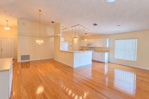 Casa en venta en Saint Petersburg, Florida, 3 dormitorios, 145.95 m2 № 2385608 - foto 27
