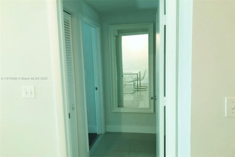 Снять в аренду кондоминиум в Майами, Флорида 1 спальня, 74.88м2, № 1971618 - фото 22