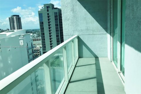 Снять в аренду кондоминиум в Майами, Флорида 1 спальня, 74.88м2, № 1971618 - фото 23