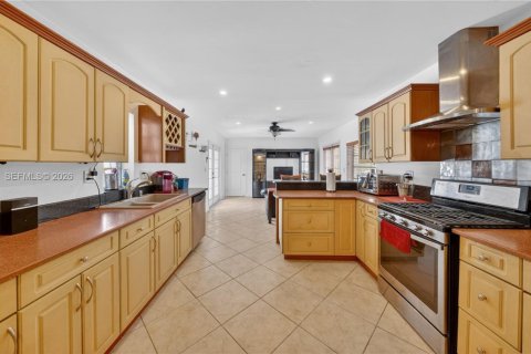 Купить виллу или дом в Катлер-Бей, Флорида 3 спальни, 146.41м2, № 2085461 - фото 17