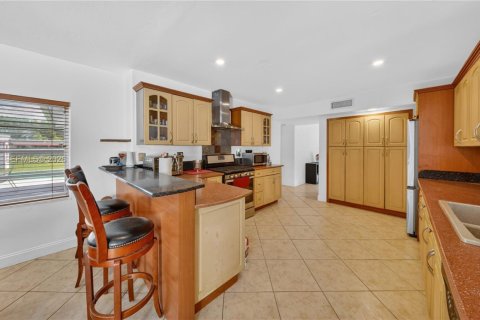 Купить виллу или дом в Катлер-Бей, Флорида 3 спальни, 146.41м2, № 2085461 - фото 15