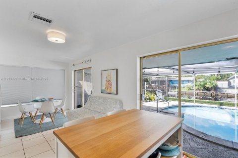 Casa en venta en Oakland Park, Florida, 2 dormitorios, 89.09 m2 № 2015964 - foto 11