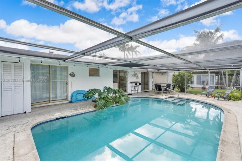 Casa en venta en Oakland Park, Florida, 2 dormitorios, 89.09 m2 № 2015964 - foto 18