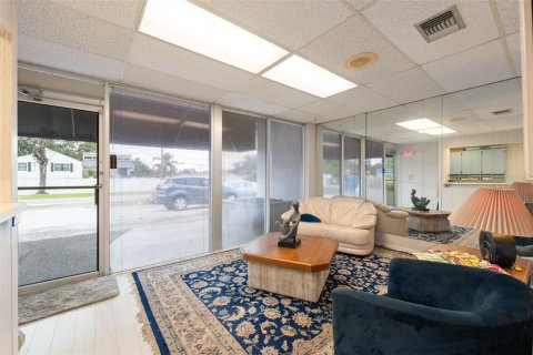 Immobilier commercial à vendre à Largo, Floride: 247.12 m2 № 2231806 - photo 8