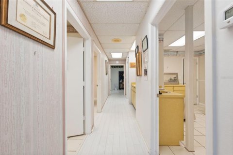 Immobilier commercial à vendre à Largo, Floride: 247.12 m2 № 2231806 - photo 11