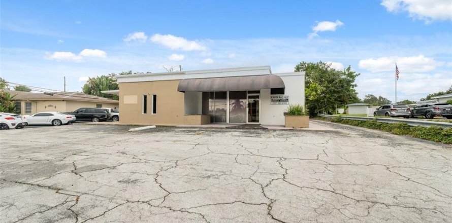 Immobilier commercial à Largo, Floride 247.12 m2 № 2231806