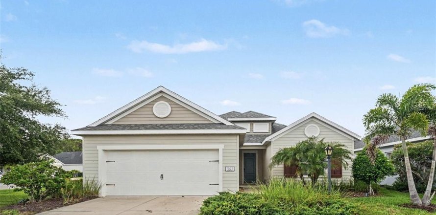 House in Bradenton, Florida 3 bedrooms, 198.44 sq.m. № 2198370