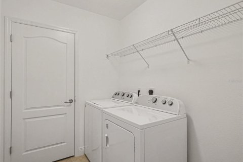 House in Bradenton, Florida 3 bedrooms, 198.44 sq.m. № 2198370 - photo 24