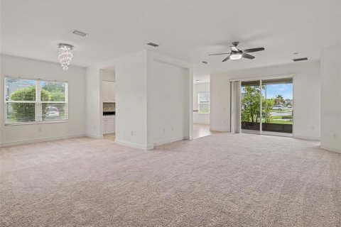 House in Bradenton, Florida 3 bedrooms, 198.44 sq.m. № 2198370 - photo 3