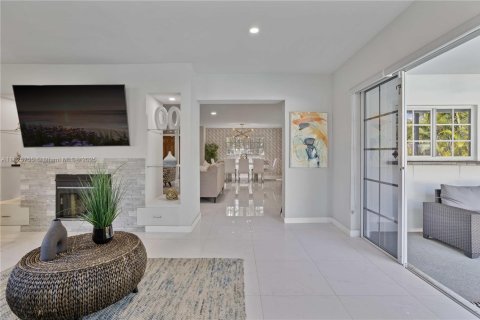Casa en venta en Hollywood, Florida, 3 dormitorios, 191.47 m2 № 1794090 - foto 16