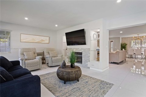 Casa en venta en Hollywood, Florida, 3 dormitorios, 191.47 m2 № 1794090 - foto 17