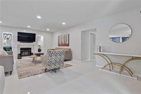 Casa en venta en Hollywood, Florida, 3 dormitorios, 191.47 m2 № 1794090 - foto 5