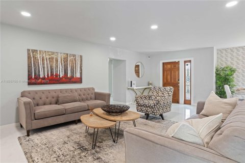 Casa en venta en Hollywood, Florida, 3 dormitorios, 191.47 m2 № 1794090 - foto 19