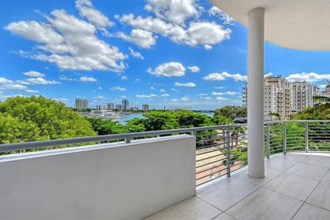 Condominio en venta en Sarasota, Florida, 3 dormitorios, 255.48 m2 № 2427334 - foto 15
