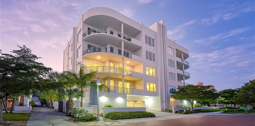 Condominio en Sarasota, Florida, 3 dormitorios № 2427334
