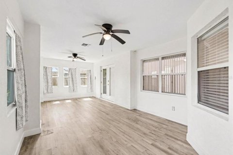 House in Rockledge, Florida 4 bedrooms, 221.66 sq.m. № 2429370 - photo 11