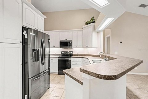 House in Rockledge, Florida 4 bedrooms, 221.66 sq.m. № 2429370 - photo 14