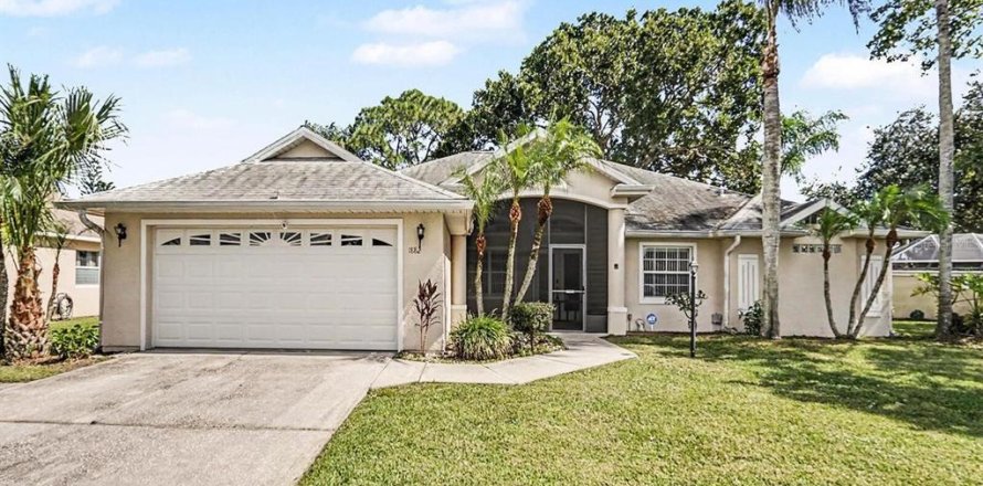 House in Rockledge, Florida 4 bedrooms, 221.66 sq.m. № 2429370
