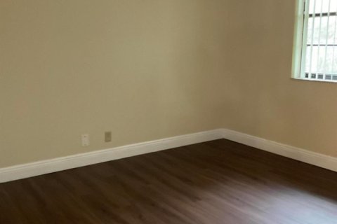 Apartamento en alquiler en Coral Springs, Florida, 2 dormitorios, 680.79 m2 № 2250519 - foto 24