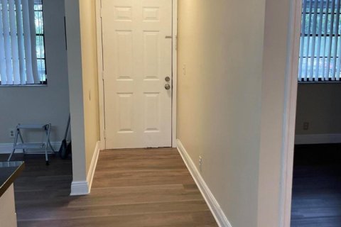 Apartamento en alquiler en Coral Springs, Florida, 2 dormitorios, 680.79 m2 № 2250519 - foto 12