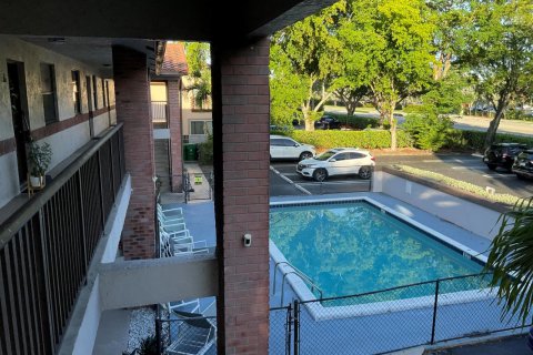 Apartamento en alquiler en Coral Springs, Florida, 2 dormitorios, 680.79 m2 № 2250519 - foto 4