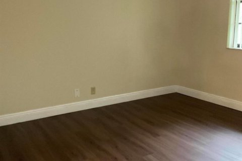 Apartamento en alquiler en Coral Springs, Florida, 2 dormitorios, 680.79 m2 № 2250519 - foto 25