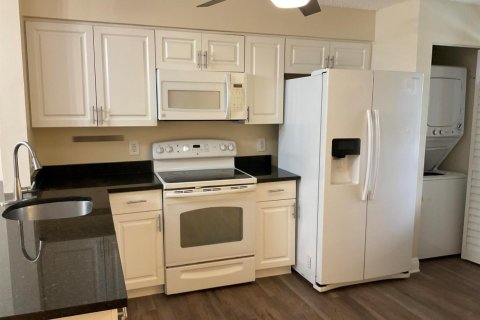 Apartamento en alquiler en Coral Springs, Florida, 2 dormitorios, 680.79 m2 № 2250519 - foto 15