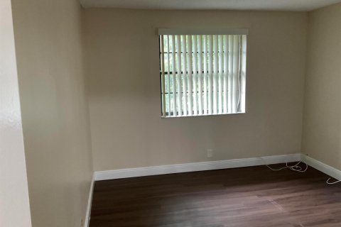Apartamento en alquiler en Coral Springs, Florida, 2 dormitorios, 680.79 m2 № 2250519 - foto 29