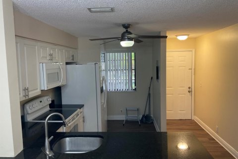 Apartamento en alquiler en Coral Springs, Florida, 2 dormitorios, 680.79 m2 № 2250519 - foto 14