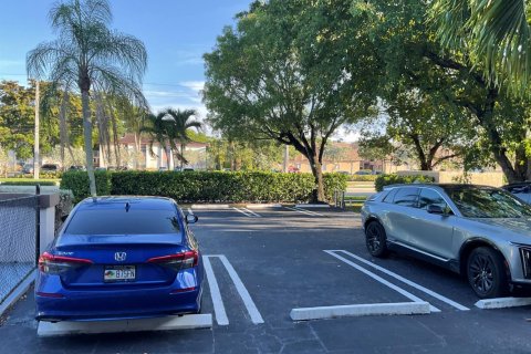 Apartamento en alquiler en Coral Springs, Florida, 2 dormitorios, 680.79 m2 № 2250519 - foto 7