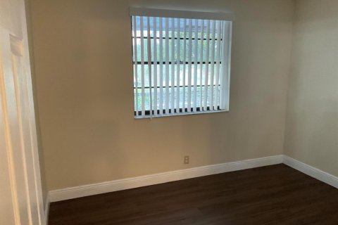 Apartamento en alquiler en Coral Springs, Florida, 2 dormitorios, 680.79 m2 № 2250519 - foto 18
