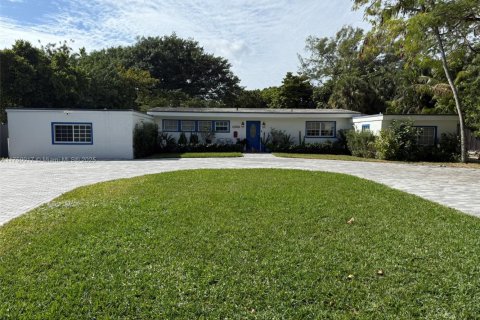 Terreno en venta en North Miami, Florida № 1874690 - foto 1