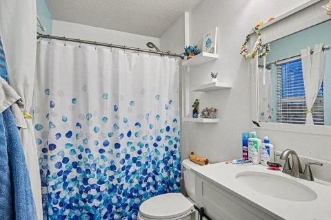 House in Parrish, Florida 4 bedrooms, 239.13 sq.m. № 2413566 - photo 28