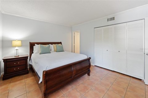 Condo in Sarasota, Florida, 2 bedrooms № 2202069 - photo 6