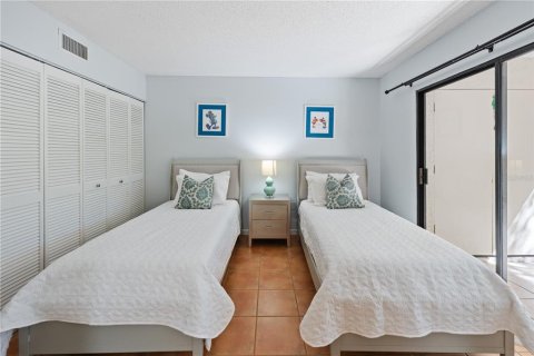 Condo in Sarasota, Florida, 2 bedrooms № 2202069 - photo 18