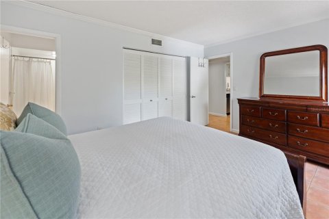 Condo in Sarasota, Florida, 2 bedrooms № 2202069 - photo 7