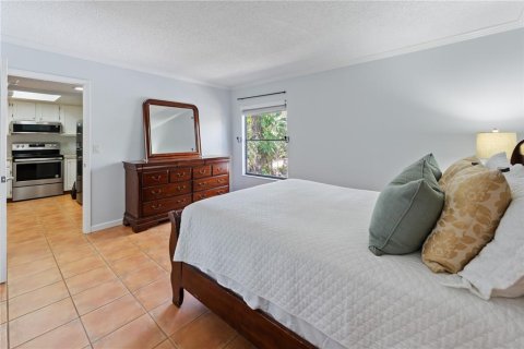 Condo in Sarasota, Florida, 2 bedrooms № 2202069 - photo 8